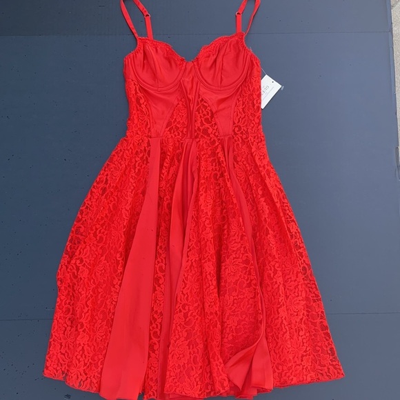 NEW GUESS Red Dancer Lace Detail Corset Dress SZ 4 - Picture 3 of 6